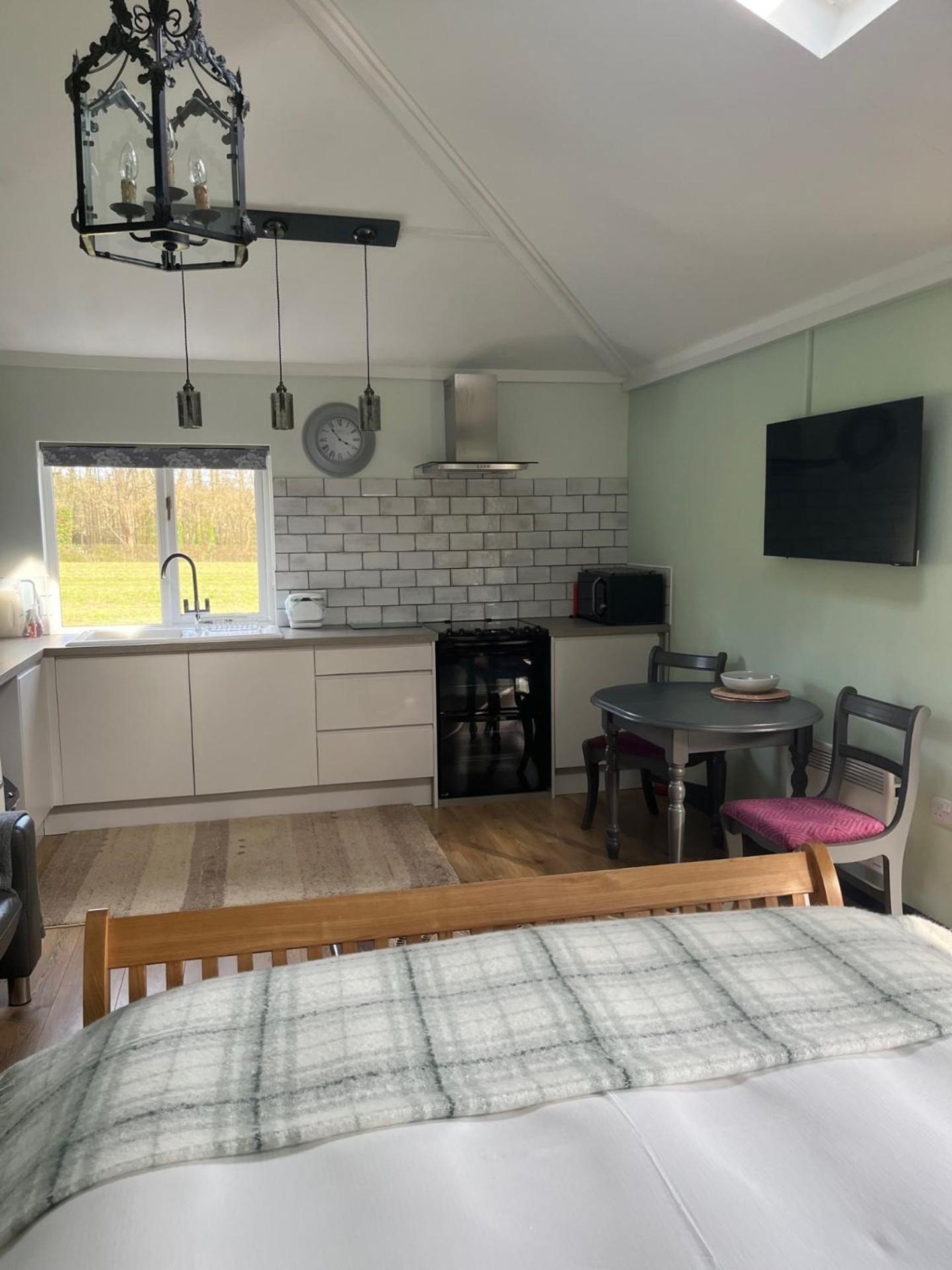 The Snuggery Broadclyst Apartment เอ็กซิเตอร์ ภายนอก รูปภาพ